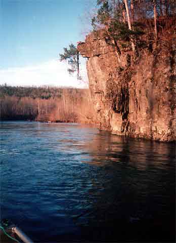 Hanging Cedar Bluff (Below 17 Winter)